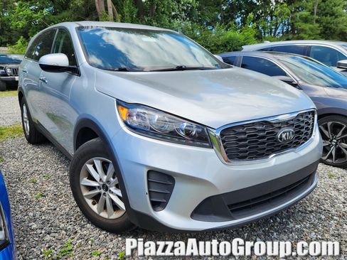 Used 2019 Kia Sorento AWD image 1