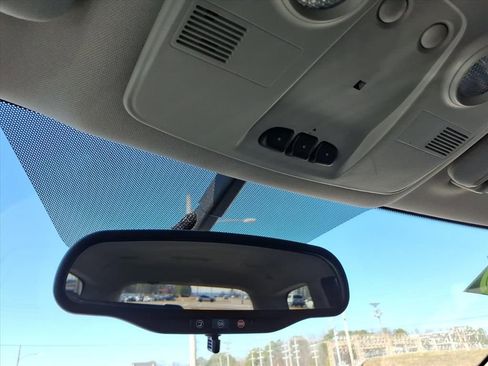 Used 2016 Chevrolet Traverse LT w/ Style and Technology Package image 25