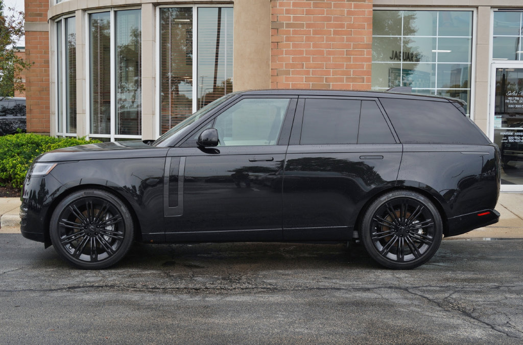 New 2026 Land Rover Range Rover SE AWD/4WD image 2
