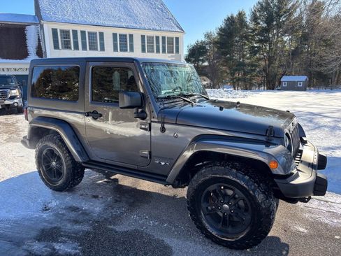 Used 2017 Jeep Wrangler Sahara image 29