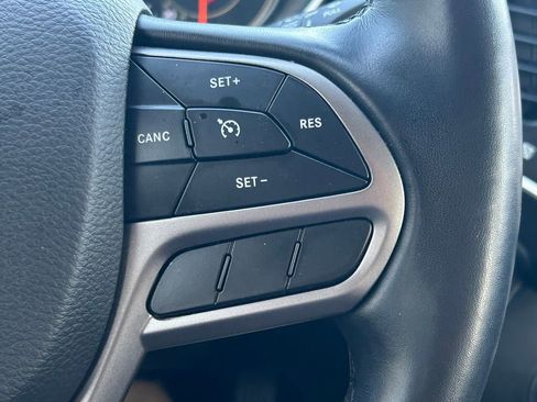 Used 2021 Jeep Cherokee Latitude Lux FWD image 36