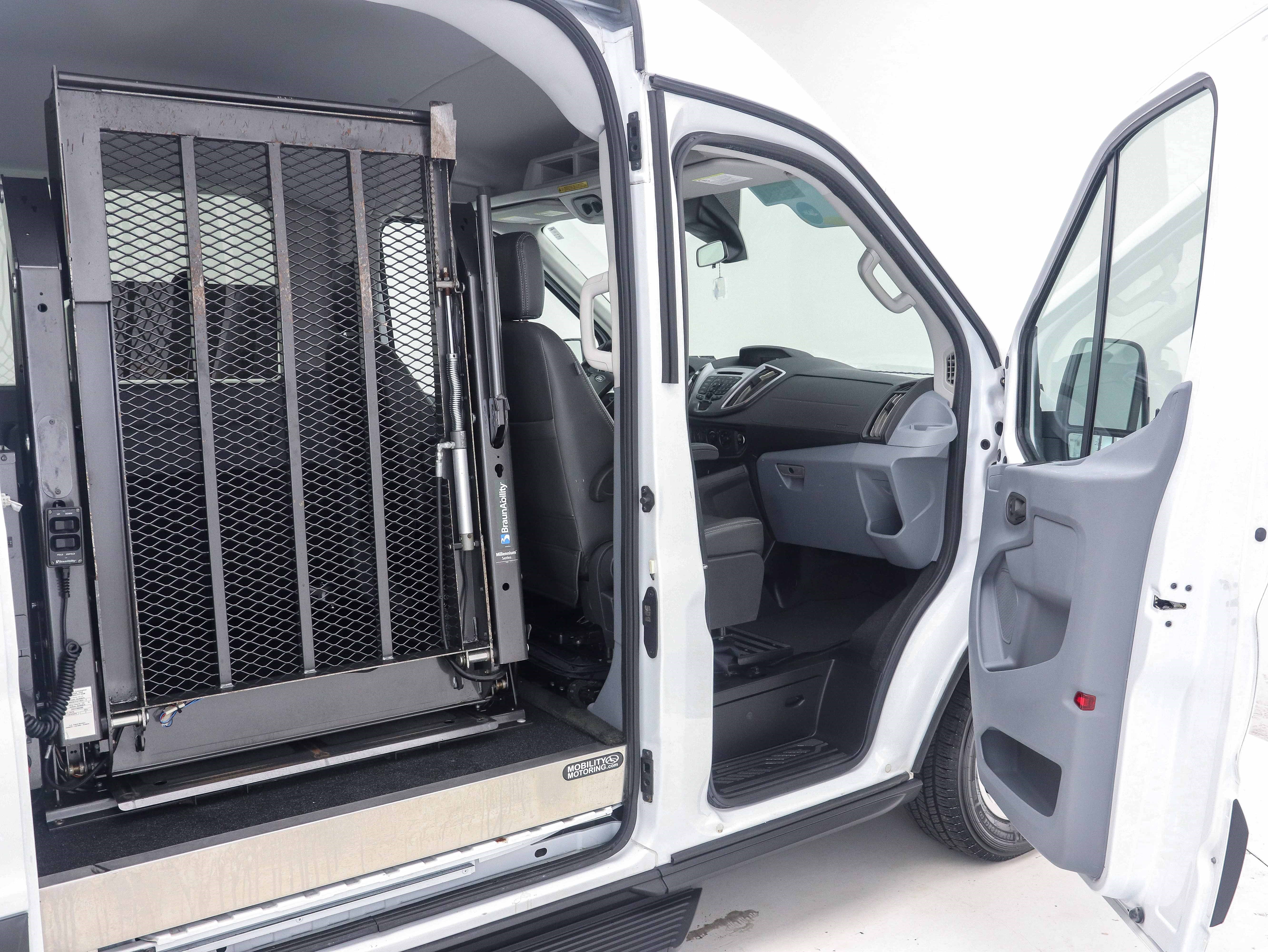 Used 2019 Ford Transit 350 XLT RWD image 12