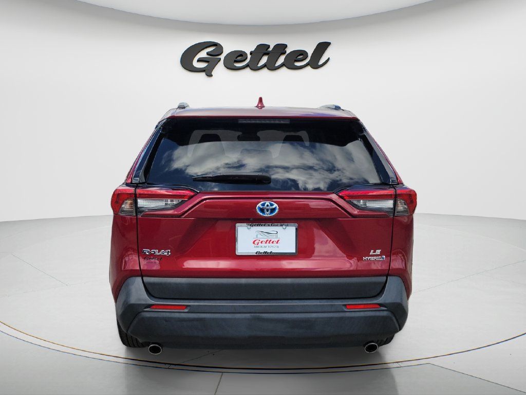 Used 2024 Toyota RAV4 LE AWD/4WD image 6