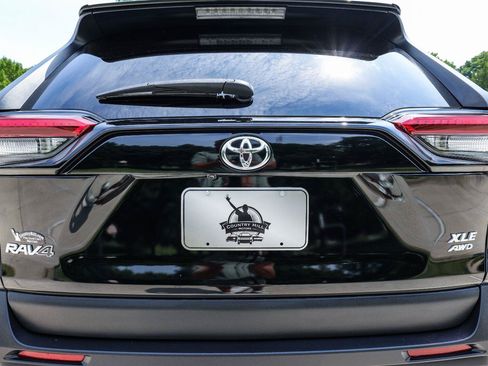 Used 2020 Toyota RAV4 XLE w/ XLE Grade Weather Package AWD/4WD image 43