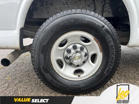 Used 2021 Chevrolet Express 2500 w/ Driver Convenience Package RWD image 15