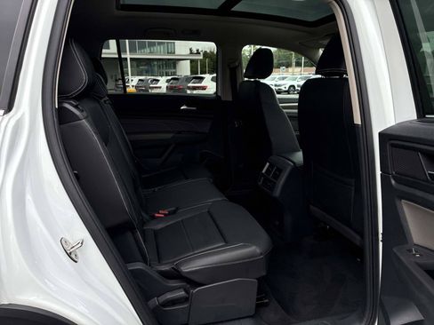 Certified 2023 Volkswagen Atlas SEL AWD/4WD image 10