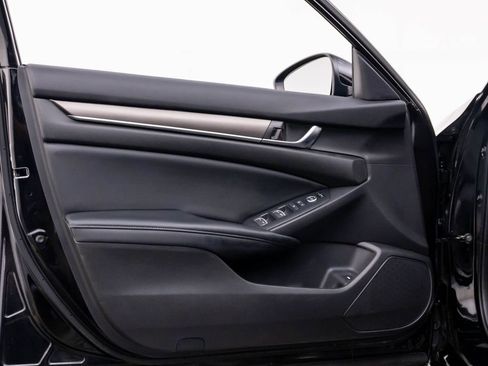 Certified 2018 Honda Accord LX image 14
