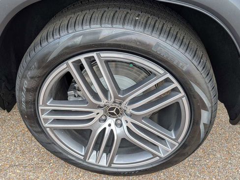 New 2026 Mercedes-Benz GLS 450 4MATIC image 28