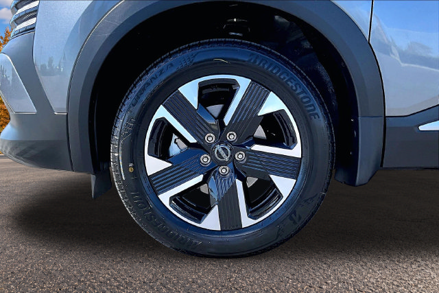 New 2027 Nissan Kicks SV w/ SV Premium Package AWD/4WD image 13