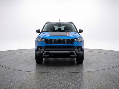Used 2025 Jeep Compass Trailhawk AWD/4WD image 1