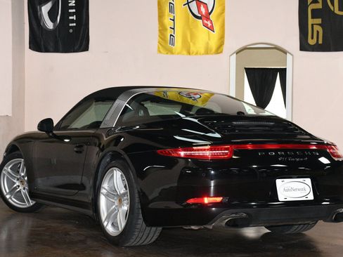 Used 2015 Porsche 911 Targa 4 AWD/4WD image 6