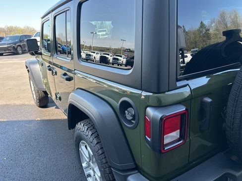 Used 2022 Jeep Wrangler Unlimited Sport AWD/4WD image 4