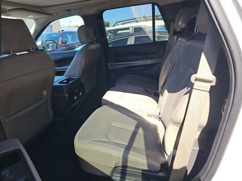 Used 2019 Ford Expedition Limited w/ Equipment Group 301A AWD/4WD image 17