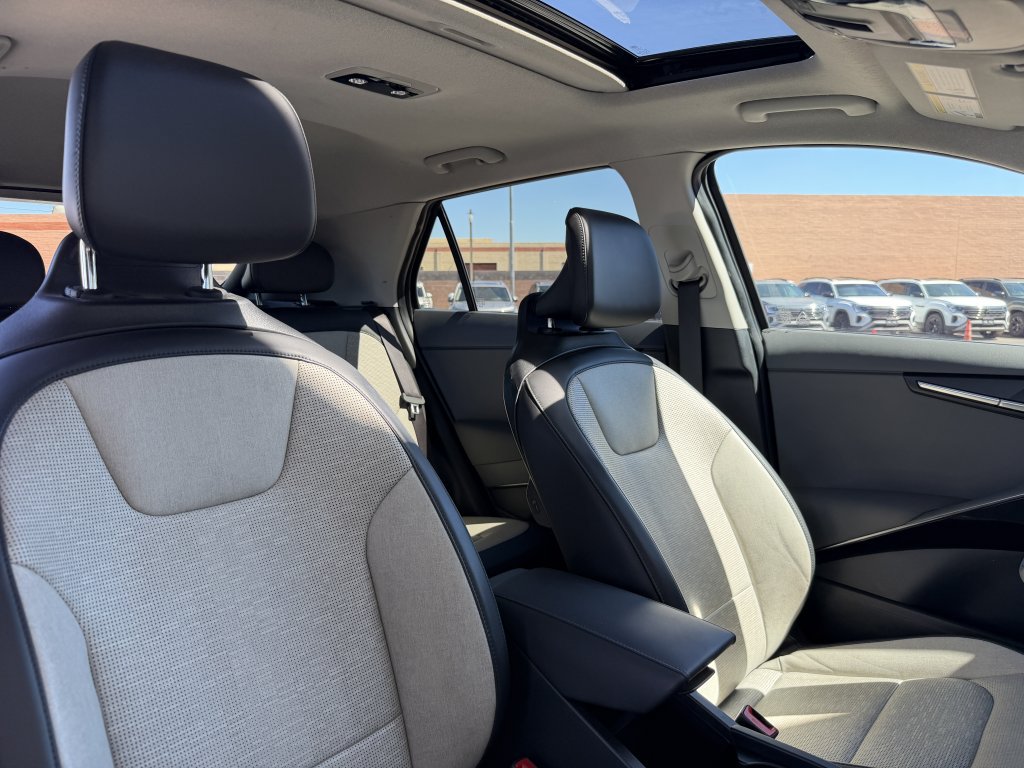 Used 2025 Kia Niro FWD image 41