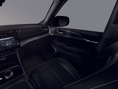 New 2026 Jeep Grand Cherokee L Limited AWD/4WD image 7