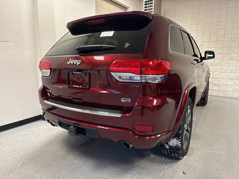 Used 2017 Jeep Grand Cherokee Overland w/ Jeep Active Safety Group image 21