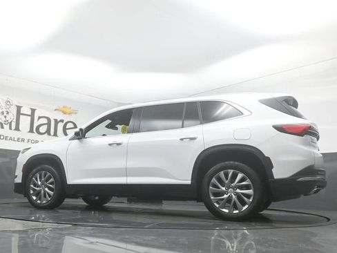 Used 2025 Buick Enclave Preferred image 59