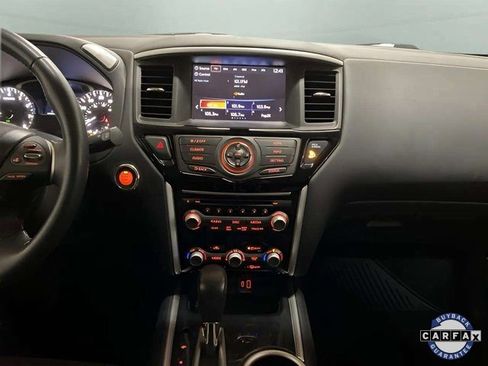 Used 2019 Nissan Pathfinder SV image 13