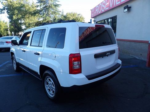 Used 2015 Jeep Patriot Sport FWD image 4
