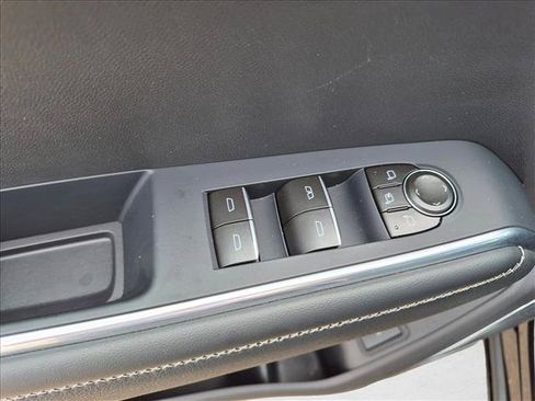 Used 2026 GMC Acadia Denali w/ Super Cruise Package FWD image 12