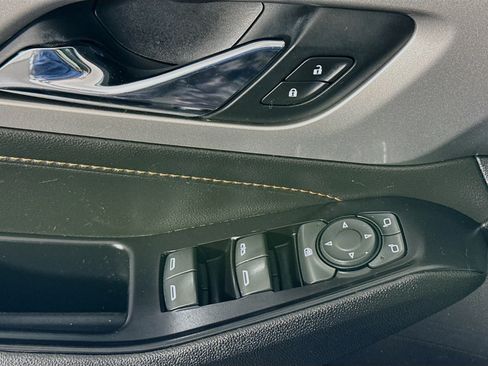 Used 2019 Chevrolet Traverse LT FWD image 24