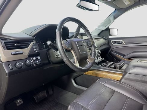 Used 2019 GMC Yukon Denali w/ Denali Ultimate Package AWD/4WD image 10