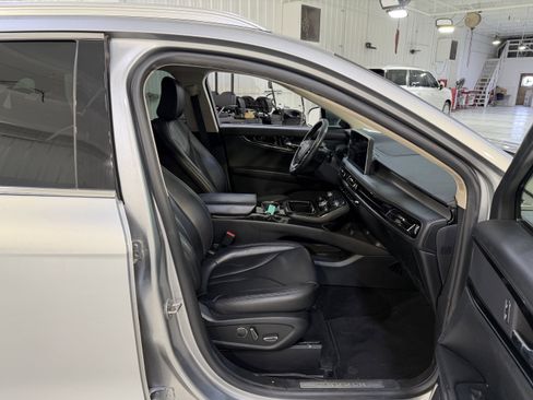 Used 2021 Lincoln Nautilus FWD image 13