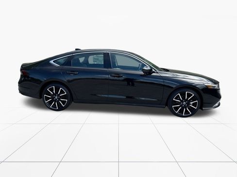 New 2026 Honda Accord Touring image 9