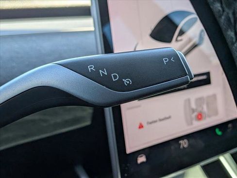 Used 2020 Tesla Model 3 Standard Range Plus image 10