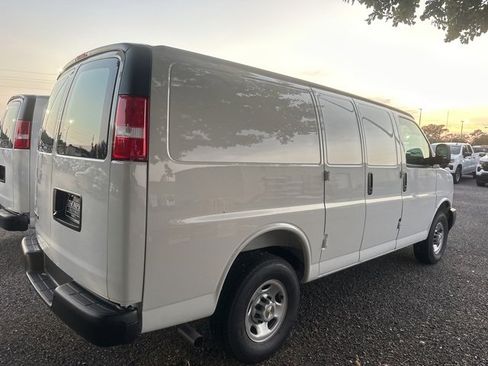New 2025 Chevrolet Express 2500 image 8