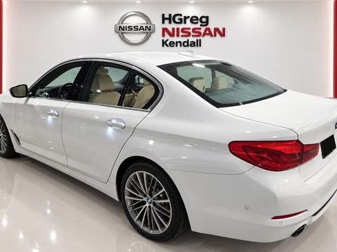 Used 2019 BMW 530i w/ Convenience Package RWD image 2