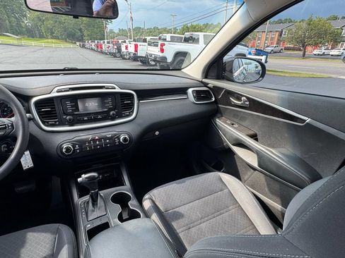 Used 2018 Kia Sorento L FWD image 18