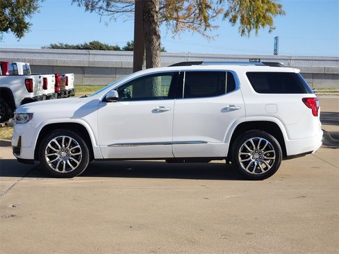 Used 2023 GMC Acadia Denali image 4