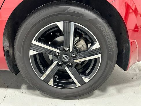 Used 2025 Nissan Sentra SV image 59