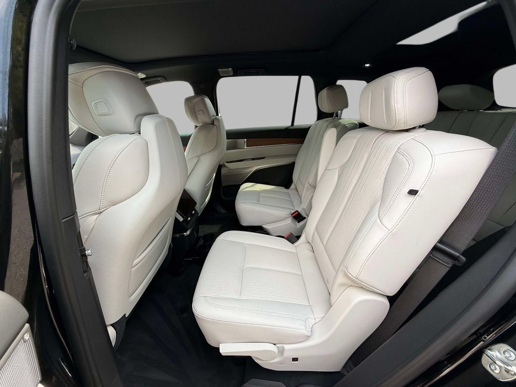 Used 2026 Cadillac Vistiq Luxury AWD/4WD image 20
