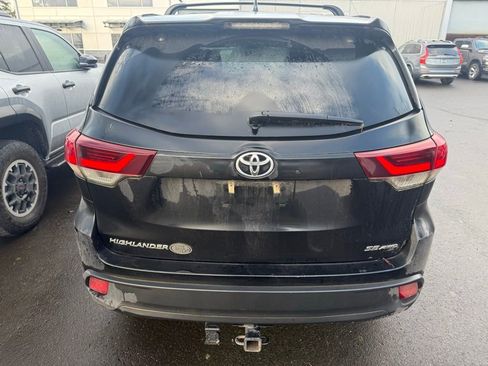 Used 2019 Toyota Highlander SE image 4