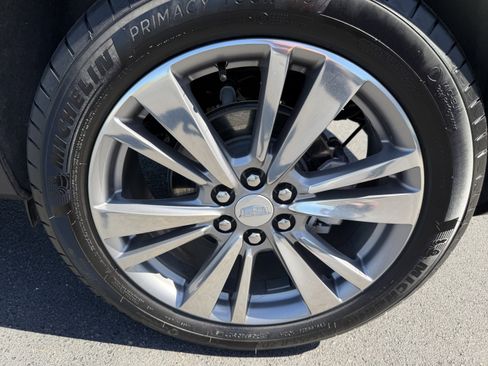 Certified 2025 Cadillac XT5 Premium Luxury image 33