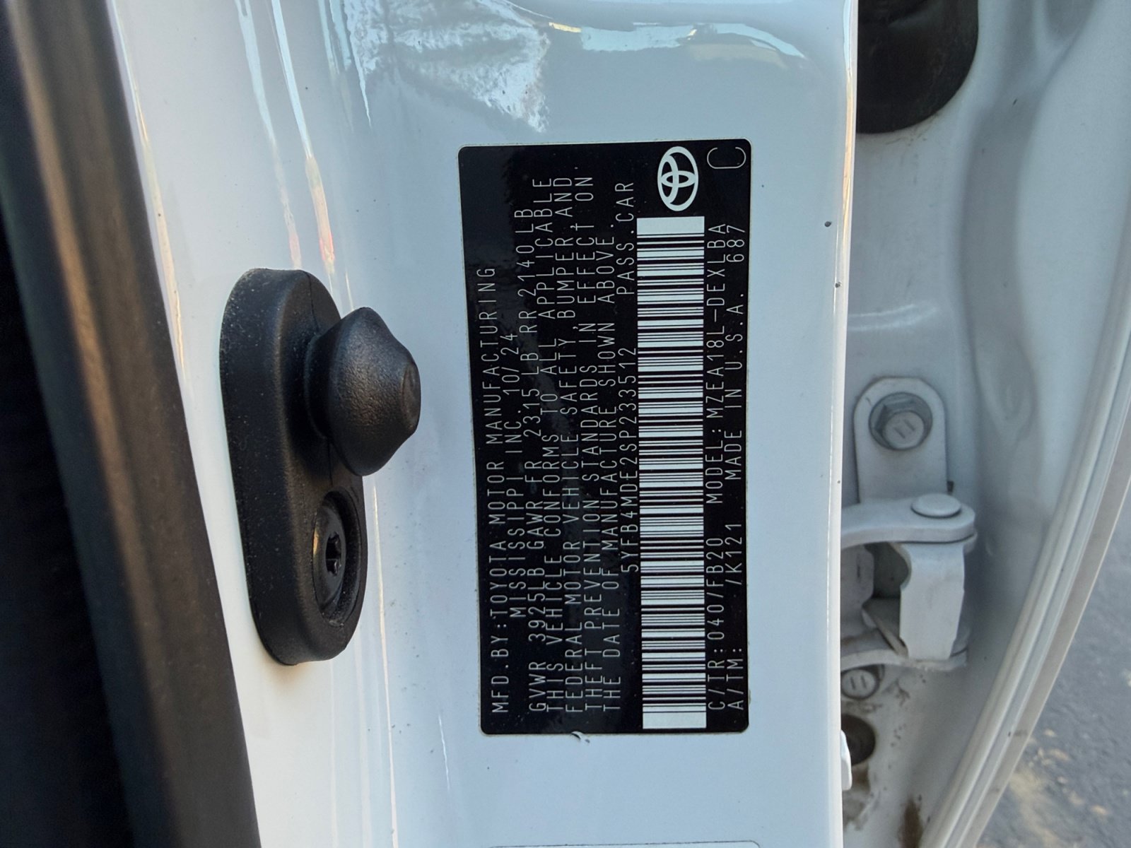Used 2025 Toyota Corolla LE FWD image 33
