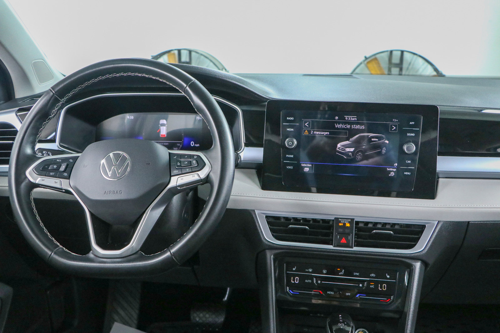 Used 2025 Volkswagen Taos SE FWD image 17
