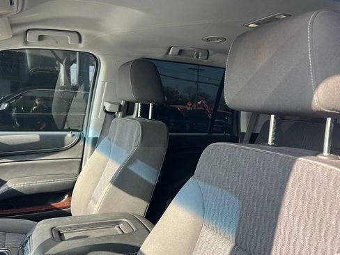 Used 2017 GMC Yukon SLE w/ SLE Value Package image 37
