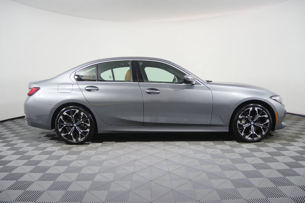 Used 2025 BMW 330i Sedan RWD image 3