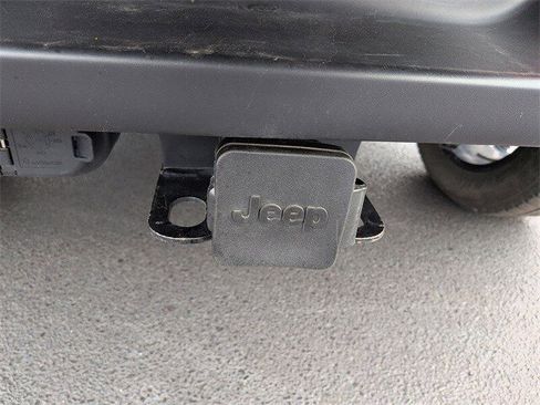 Used 2022 Jeep Wrangler Unlimited Sahara image 12