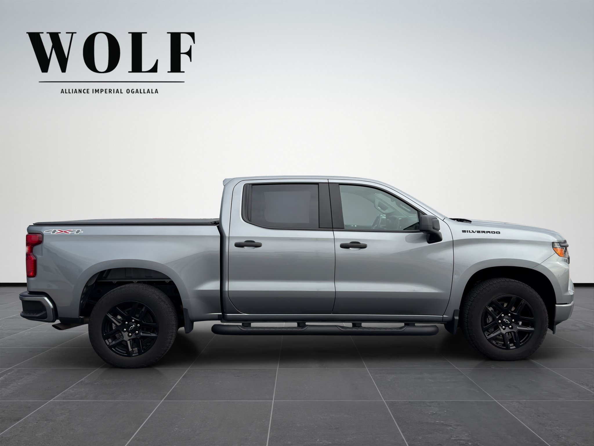 Used 2023 Chevrolet Silverado 1500 Custom w/ 2.7L Blackout Package AWD/4WD image 8