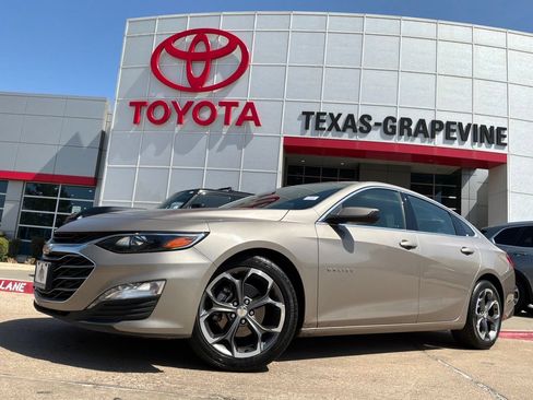 Used 2024 Chevrolet Malibu LT FWD image 2