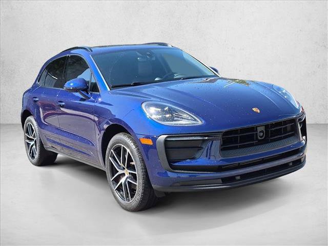 Used 2025 Porsche Macan AWD/4WD image 3