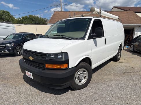 Used 2019 Chevrolet Express 2500 w/ Driver Convenience Package RWD image 11