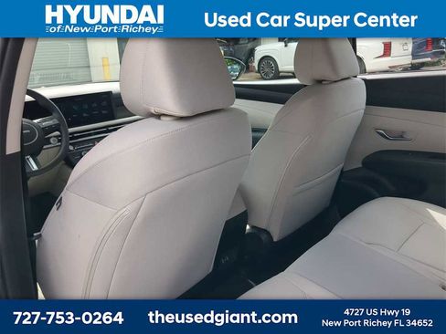 New 2026 Hyundai Tucson SE image 19