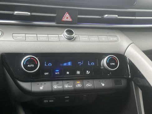 Used 2024 Hyundai Elantra SEL w/ Convenience Package FWD image 27