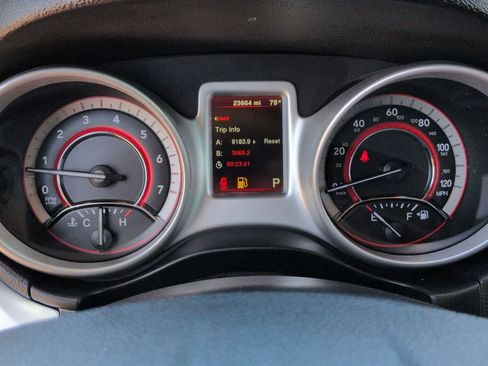 Used 2019 Dodge Journey SE FWD image 30