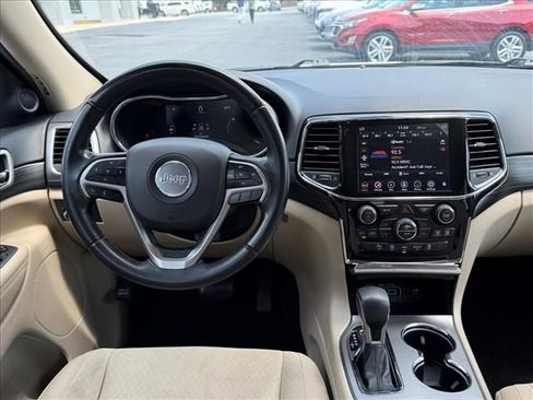 Used 2022 Jeep Grand Cherokee Laredo E RWD image 12